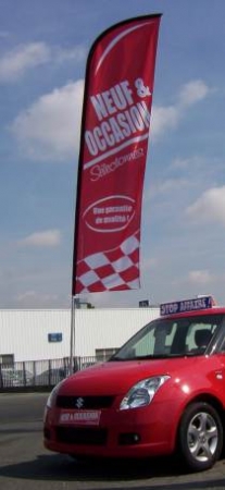 Drapeau beach line mât + voile jaune/ rouge mât de parking spécial vo drapeau occasion beach line flag voile  animer son parc vo pavillon occasion plume voile de plage